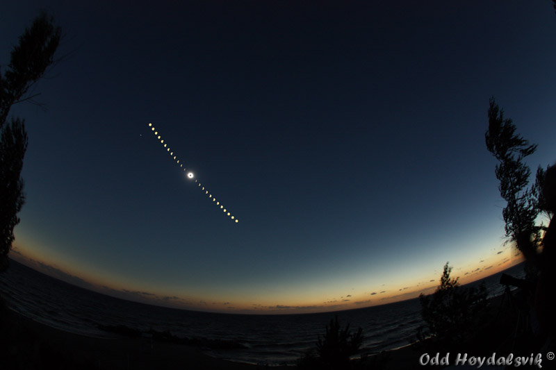 Photo of total solar eclipse 2008